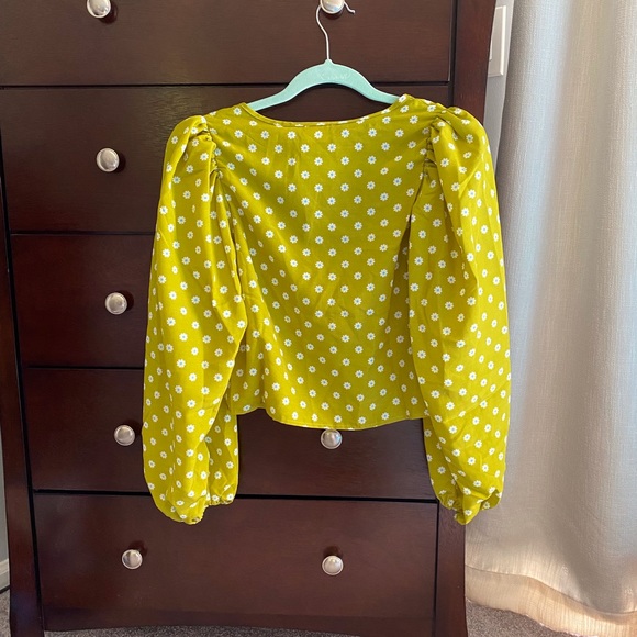 Levi’s Tie Front Shirt - Picture 8 of 11